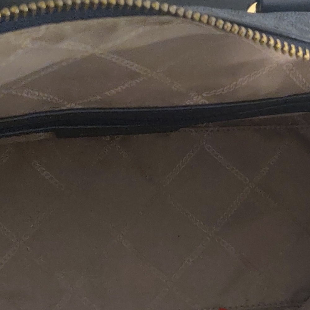 💜Michael Kors Signature Carine Medium Satchel Navy Blue. - Picture 8 of 9